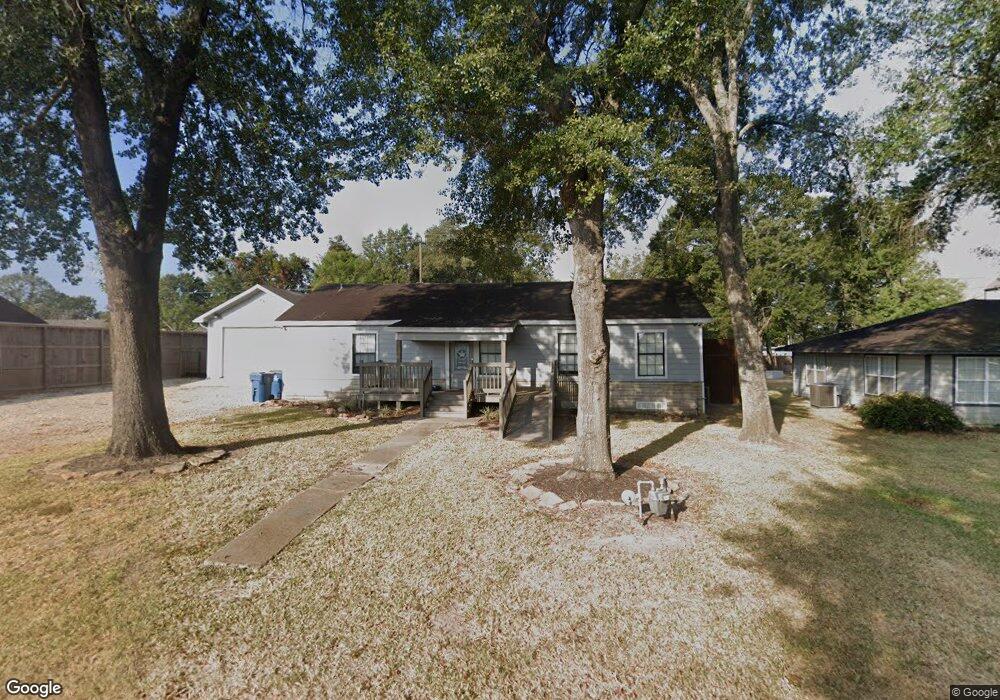 711 Elm St, Waller, TX 77484 - photo 1