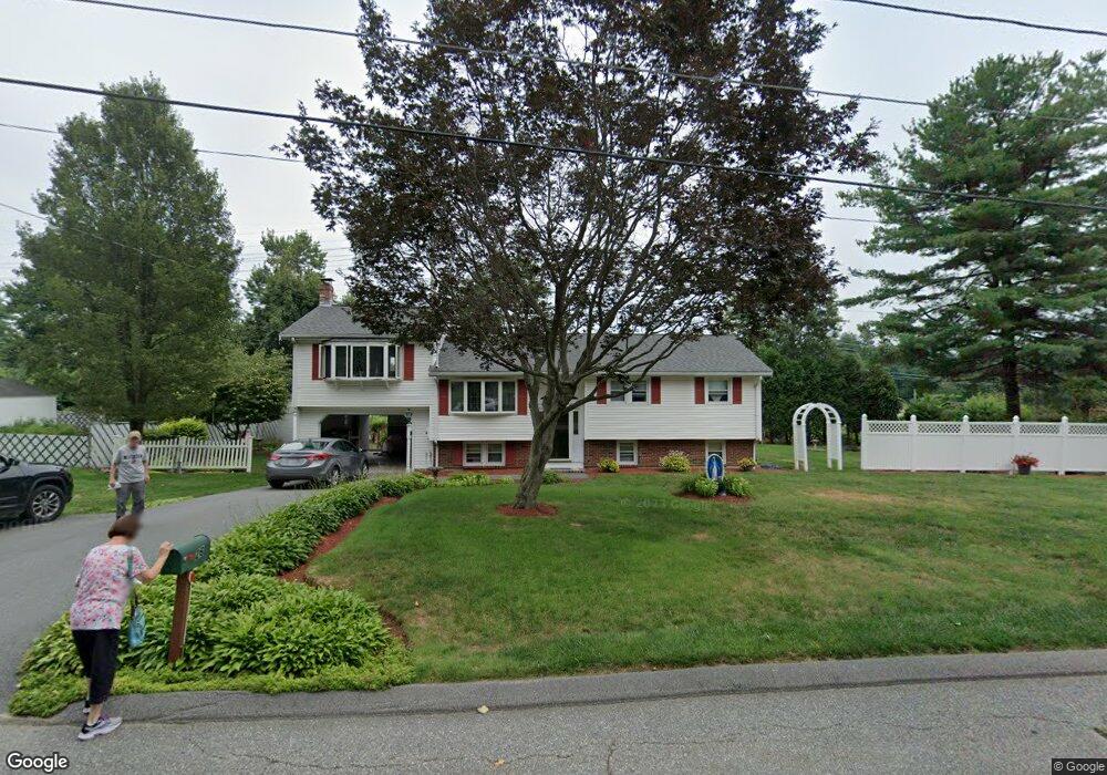 26 Robinhood Ln, Billerica, MA 01821 - photo 1