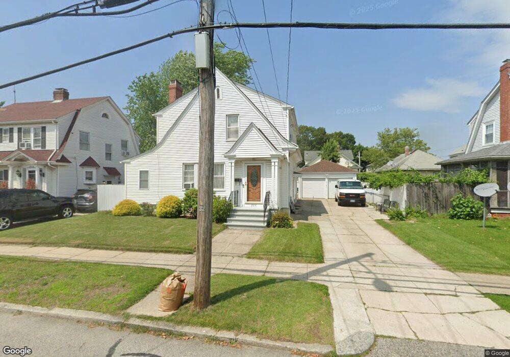 227 Roger Williams Ave, Providence, RI 02907 - photo 1