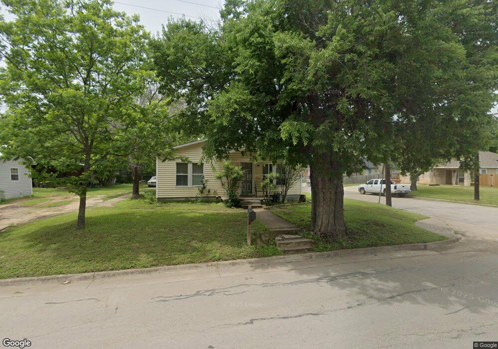 509 Trinity St, Cleburne, TX 76031 - photo 1