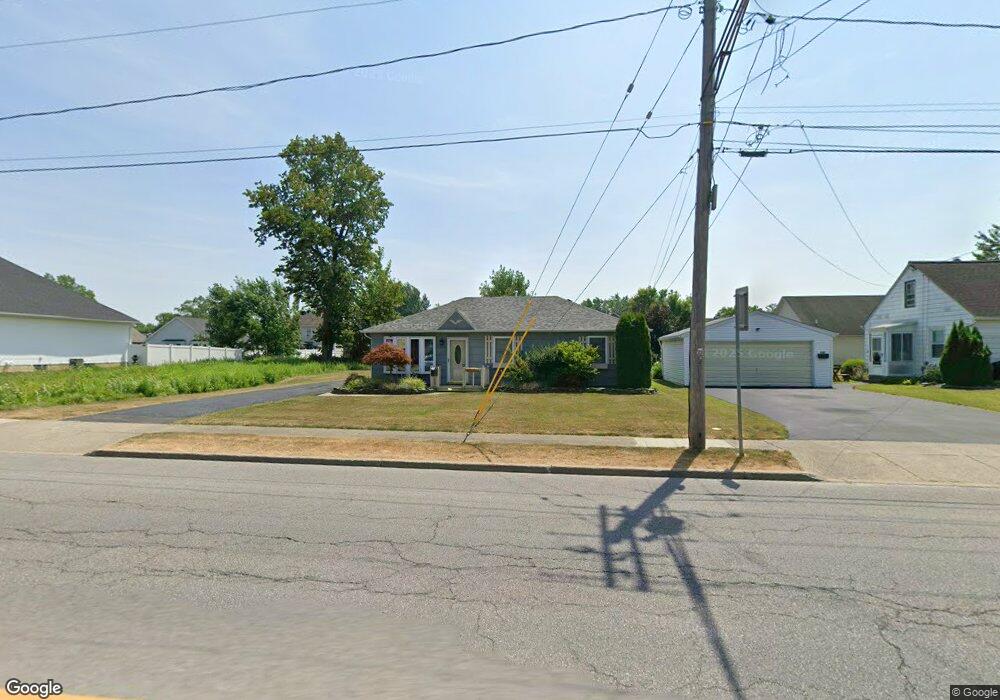 831 Meadow Dr, North Tonawanda, NY 14120 - photo 1