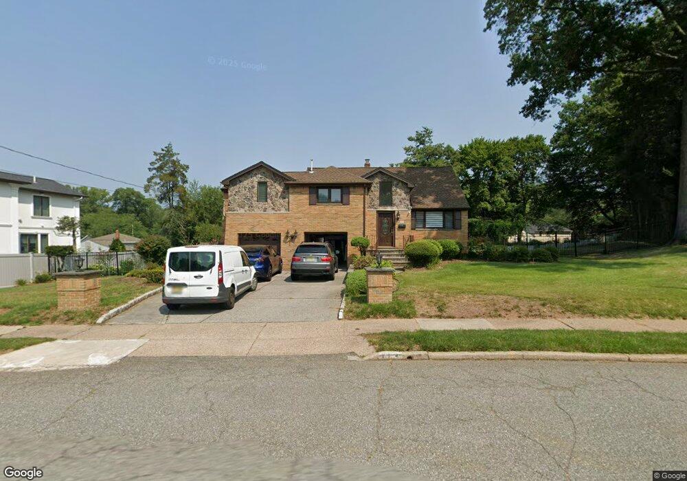 113 Ivanhoe Dr, Paramus, NJ 07652 - photo 1