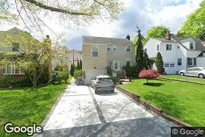43 Greenway, New Hyde Park, NY 11040