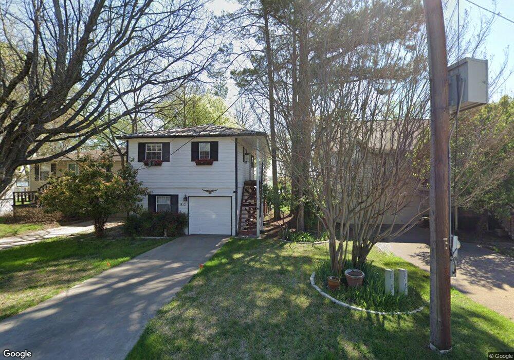 812 W Lake Dr, Weatherford, TX 76087 - photo 1