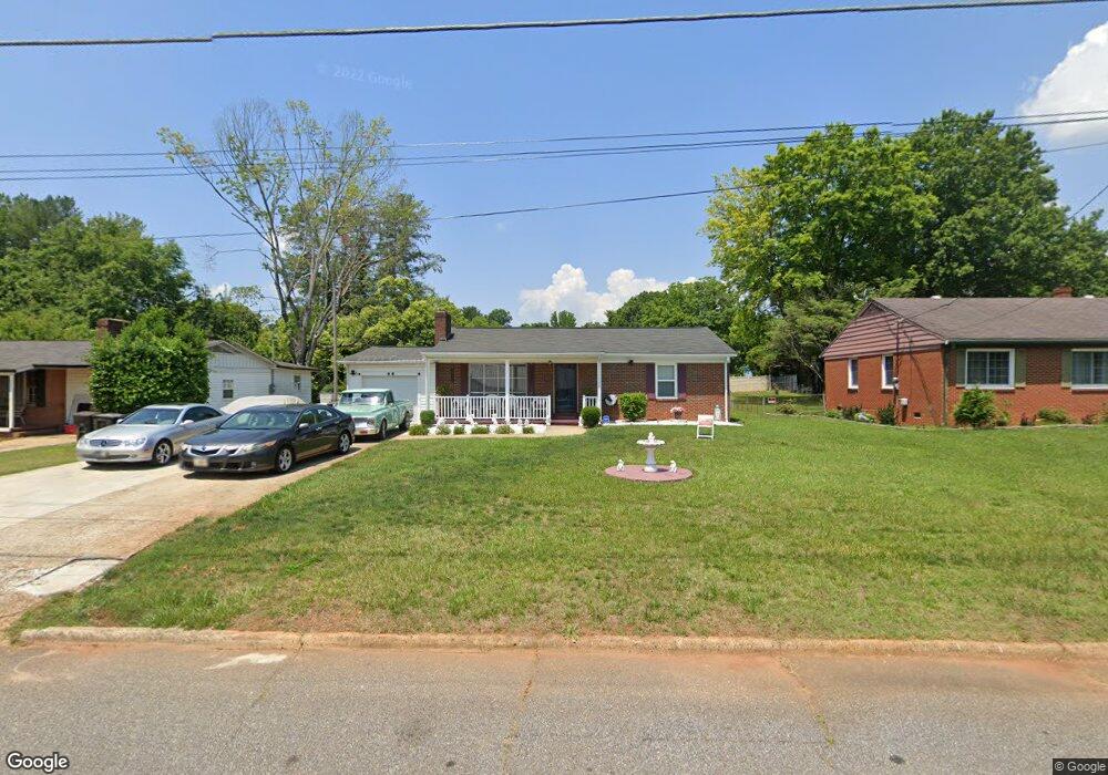 685 N Bost St, Statesville, NC 28677 - photo 1