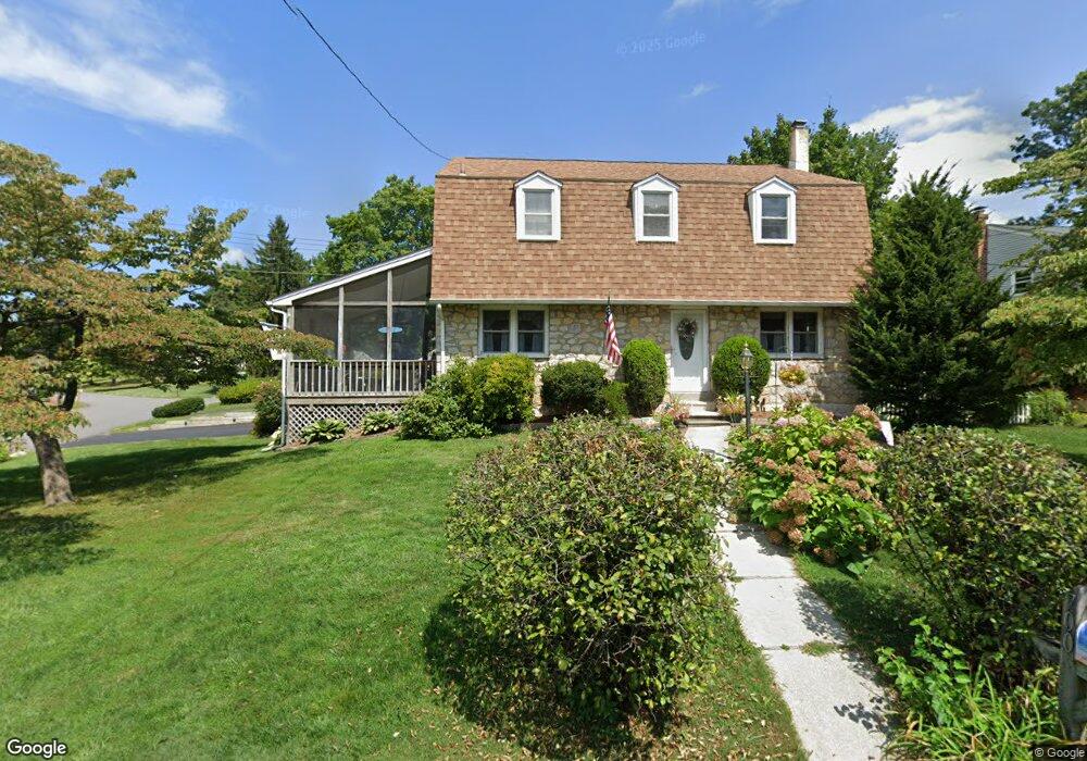 700 Devon Ln, Wallingford, PA 19086 - photo 1