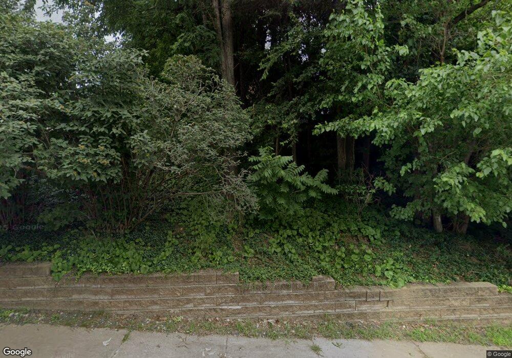 1010 N Marquette St, Davenport, IA 52804 - photo 1