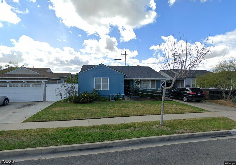 2742 Greenmeadow Rd, Lakewood, CA 90712 - photo 1