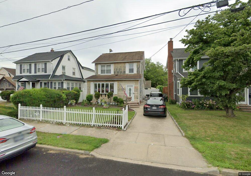 305 Marle Place, Bellmore, NY 11710 - photo 1