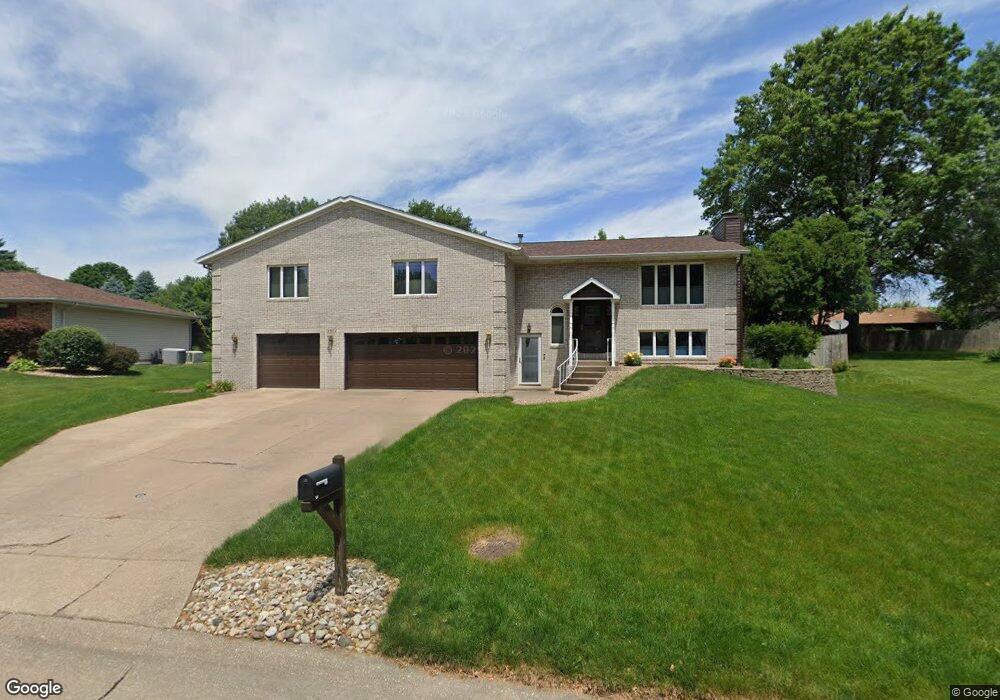 2302 E 47th St, Davenport, IA 52807 - photo 1