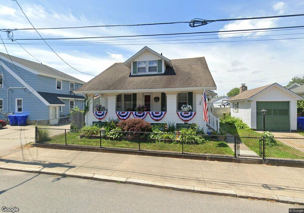 227 Webster St, Pawtucket, RI 02861 - photo 1