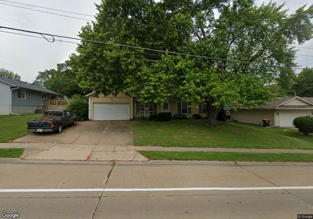 5412 Marquette St, Davenport, IA 52806 - photo 1