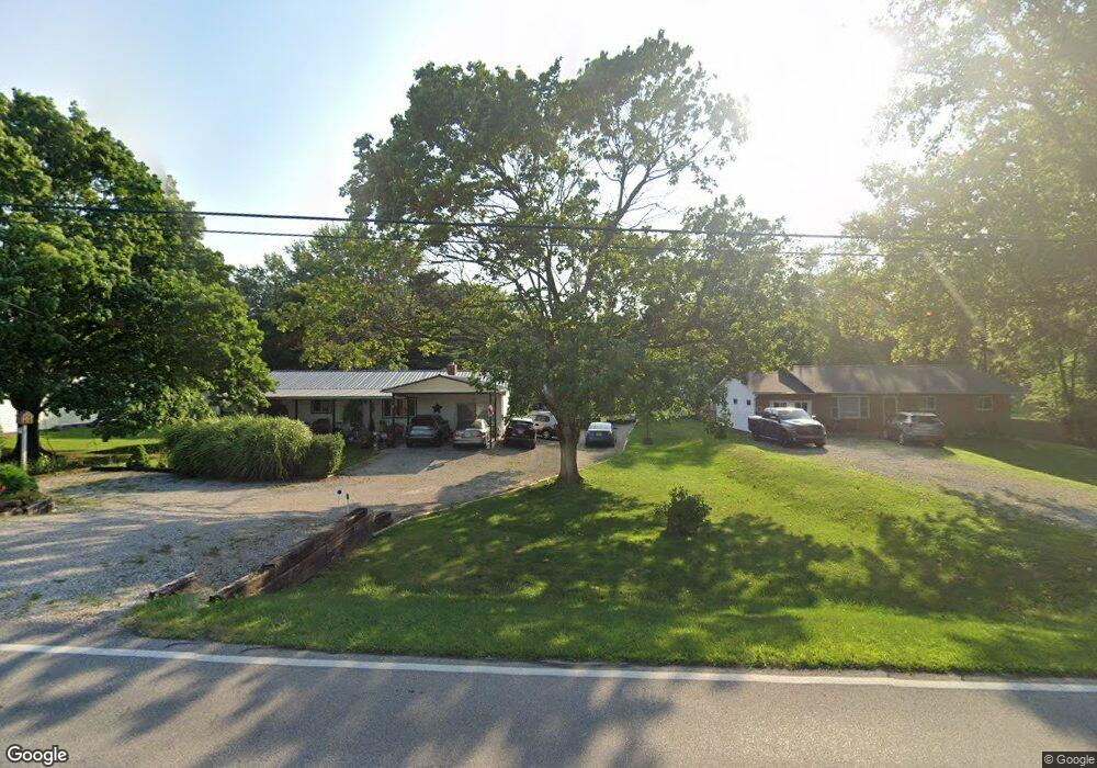 2711 N Court St, Circleville, OH 43113 - photo 1