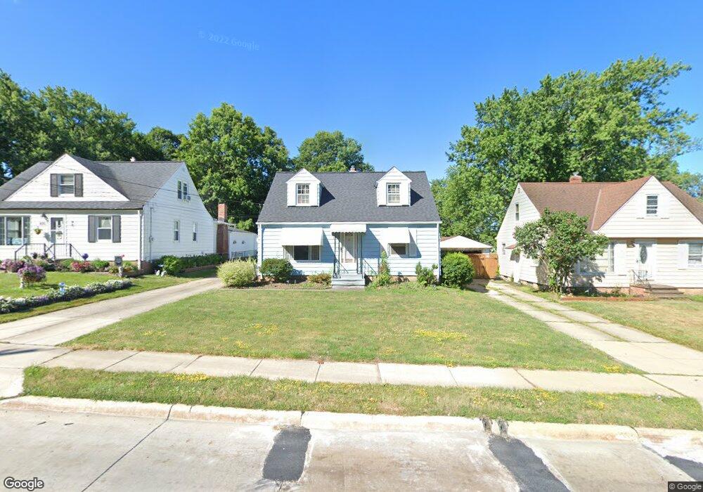 1910 E 290th St, Wickliffe, OH 44092 - photo 1