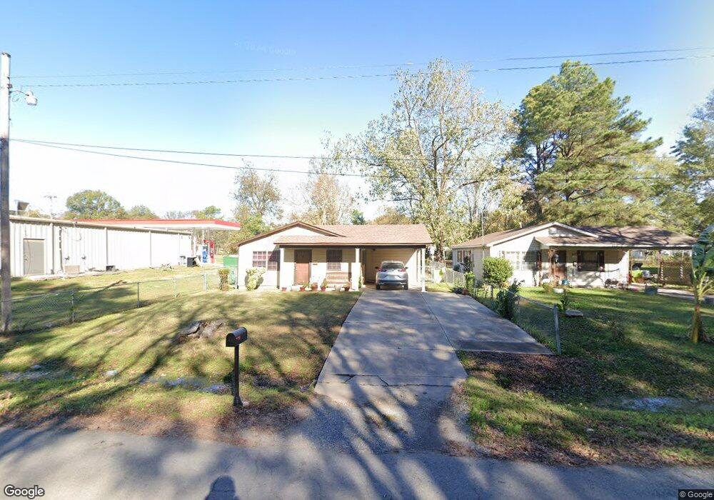1107 E 2nd St, Stuttgart, AR 72160 - photo 1