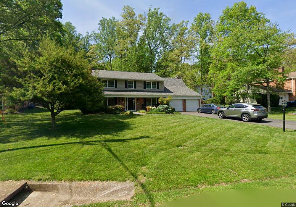 9010 Stoneleigh Ct, Fairfax, VA 22031 - photo 1