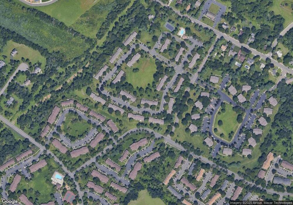 28 Pear Tree Ln, Franklin Park, NJ 08823 - photo 1