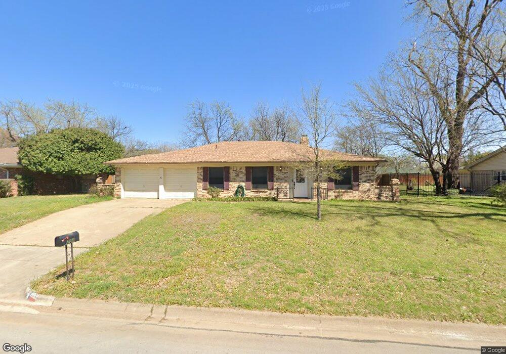 204 Cooper Dr, Hurst, TX 76053 - photo 1