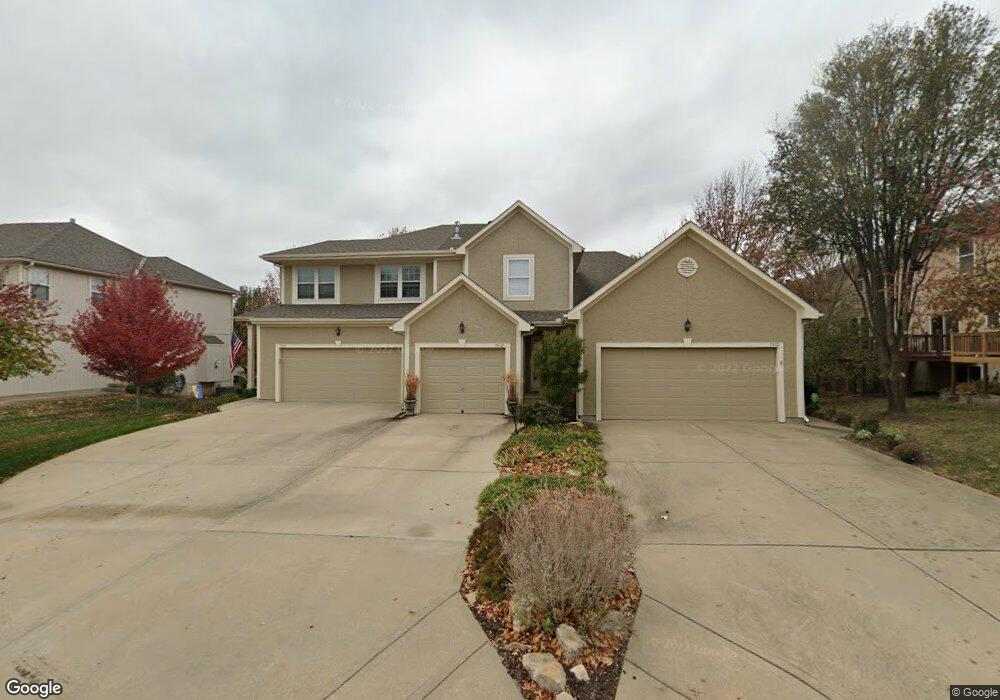 7312 Mccoy St, Shawnee, KS 66227 - photo 1