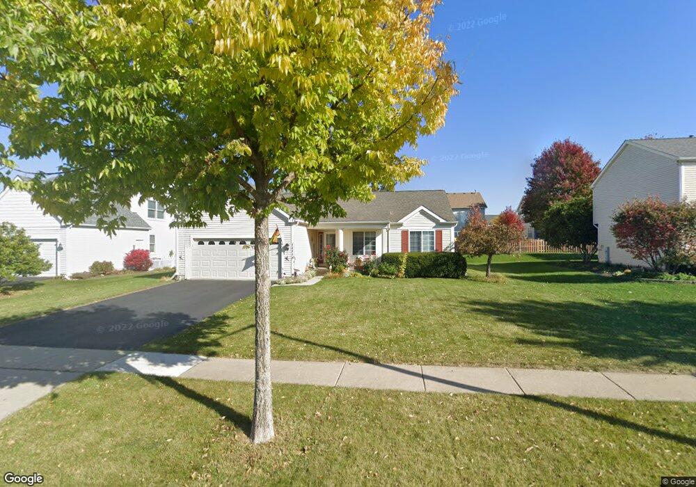 1111 Sawmill Ln, Algonquin, IL 60102 - photo 1