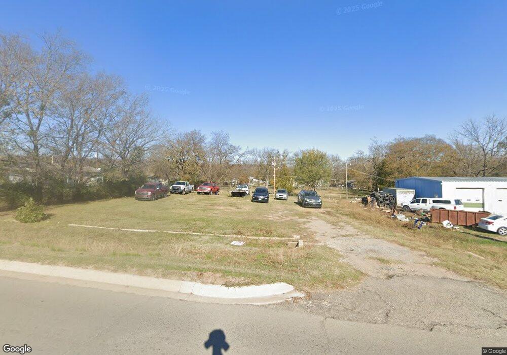 1612 W Main St, Henryetta, OK 74437 - photo 1