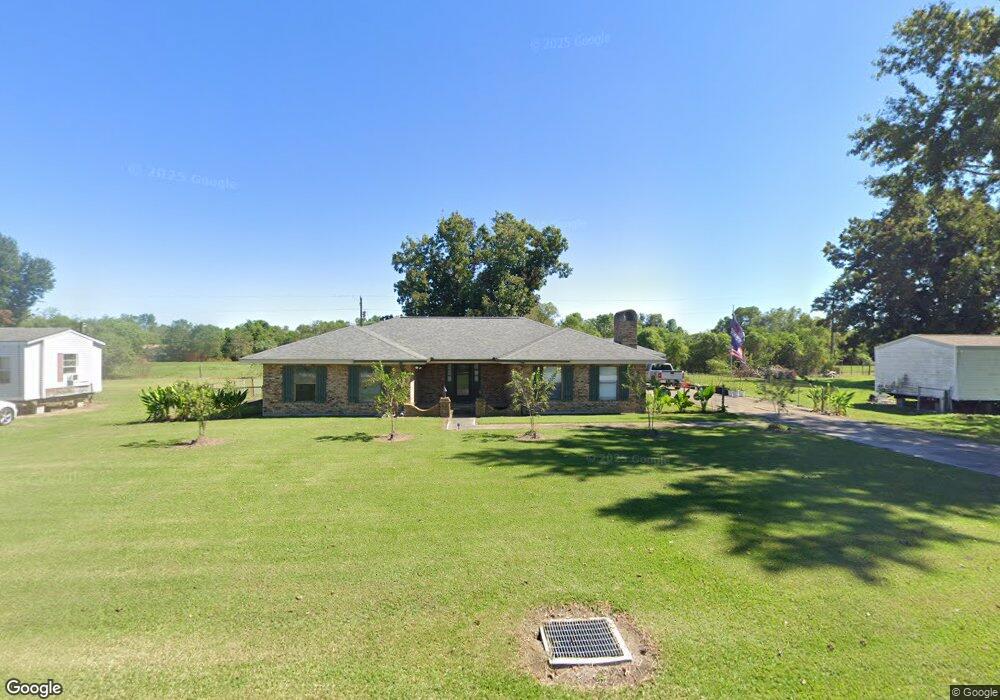 229 Lake Dr, Raceland, LA 70394 - photo 1