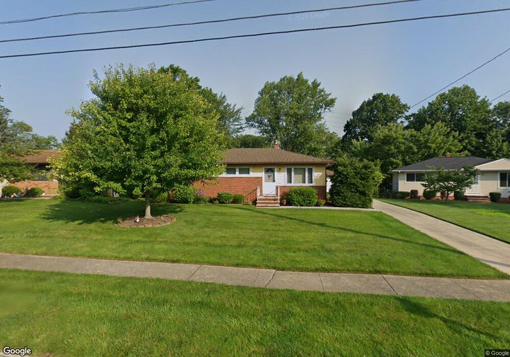 402 Sherry Ln, Berea, OH 44017 - photo 1