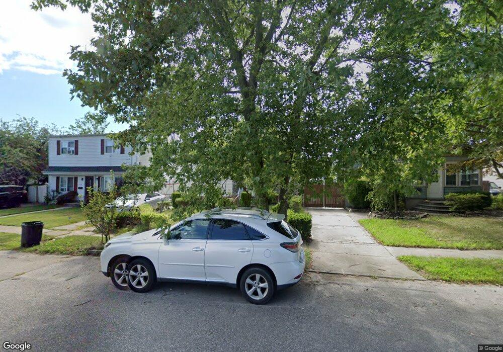 127 Venetian Blvd, Lindenhurst, NY 11757 - photo 1