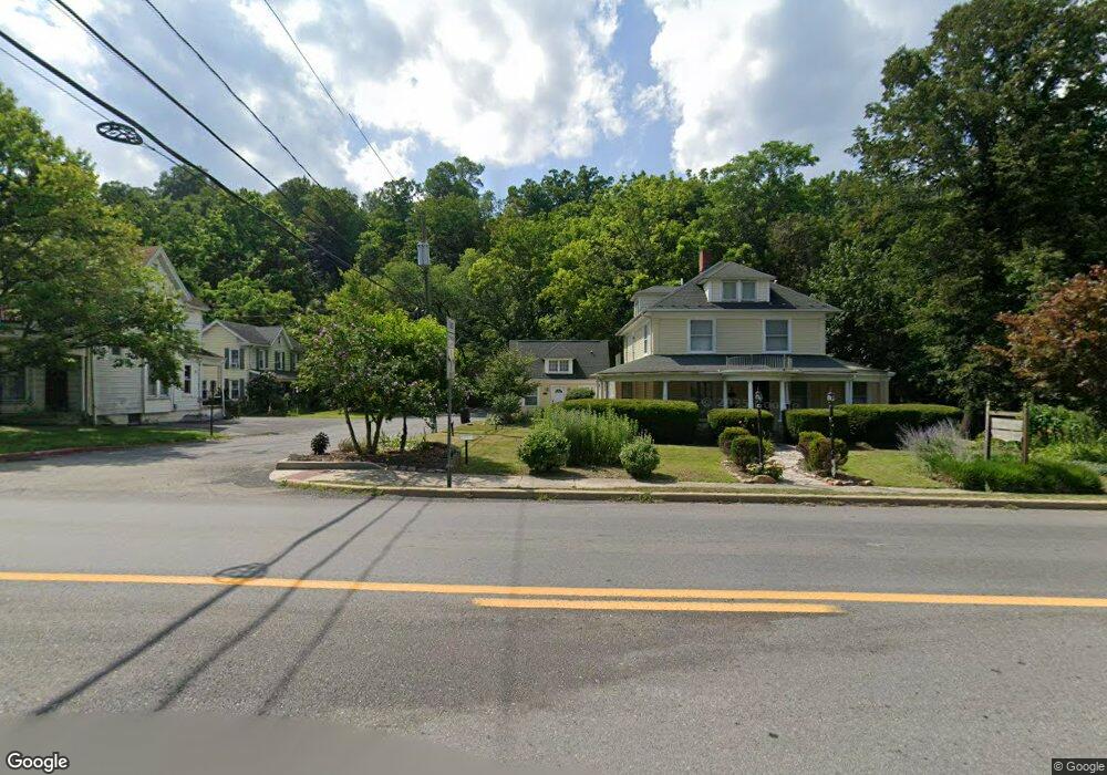 27 Warren St, Berkeley Springs, WV 25411 - photo 1