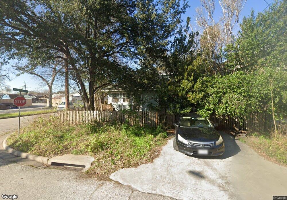 1038 Kern St, Houston, TX 77009 - photo 1