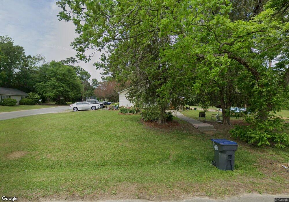 415 W Jessamine St, Fitzgerald, GA 31750 - photo 1