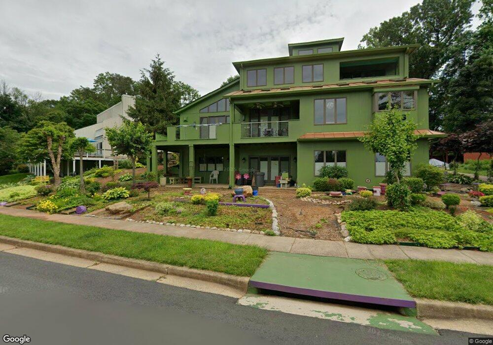 9403 Raintree Rd, Burke, VA 22015 - photo 1