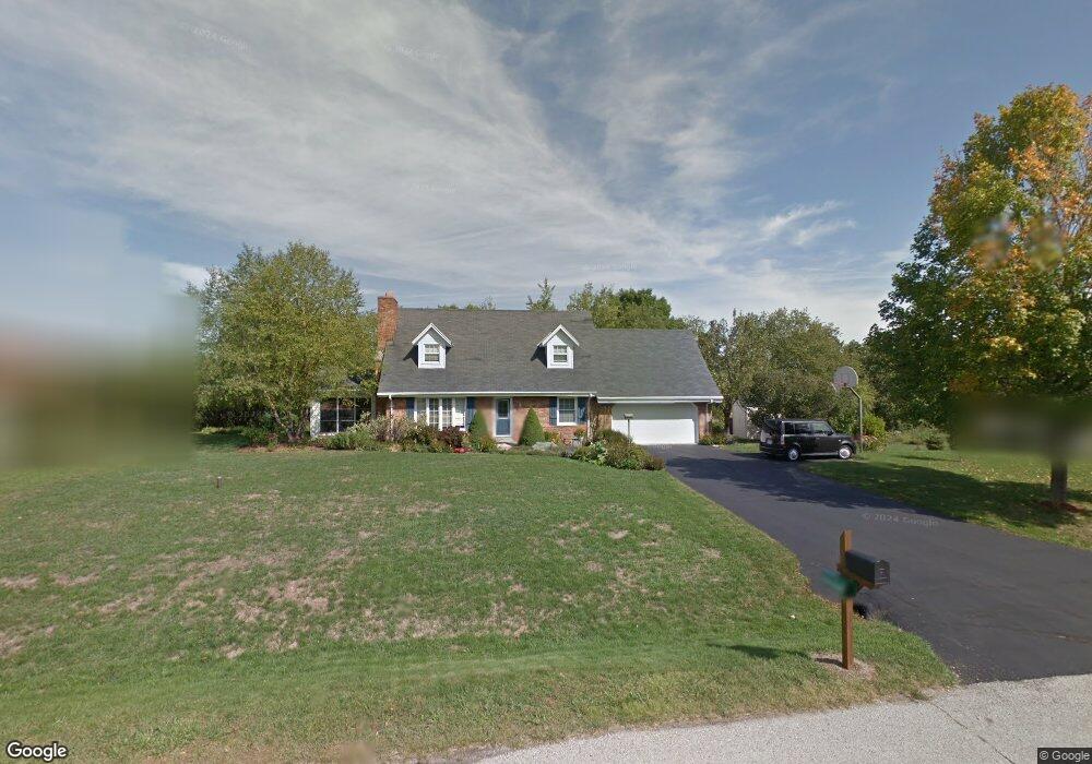 S15W32190 High Meadow Cir, Delafield, WI 53018 - photo 1