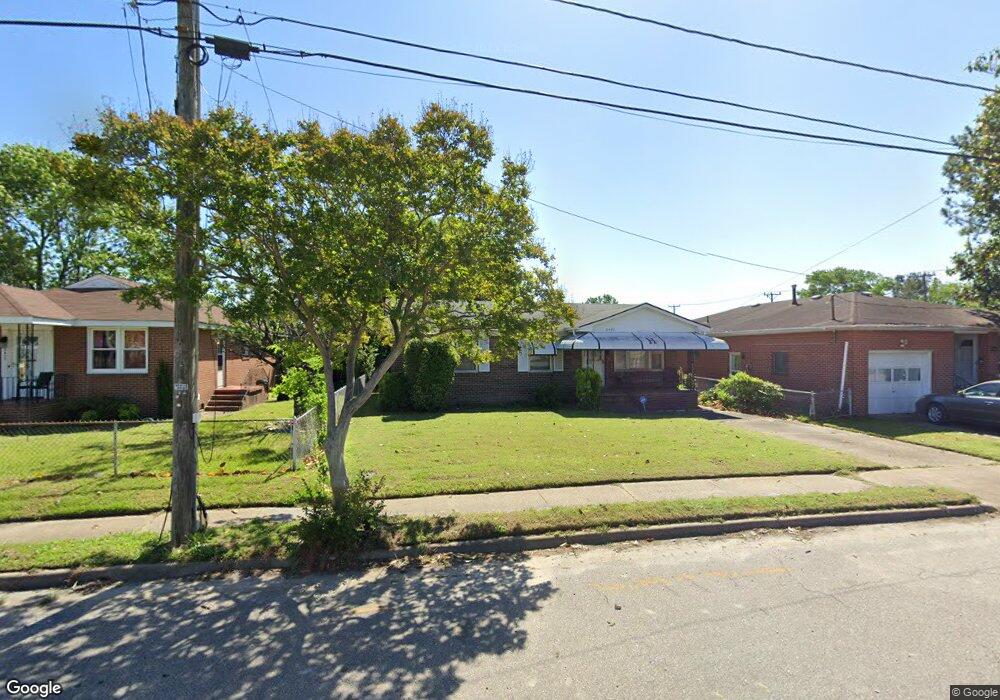 2407 Effingham St, Portsmouth, VA 23704 - photo 1