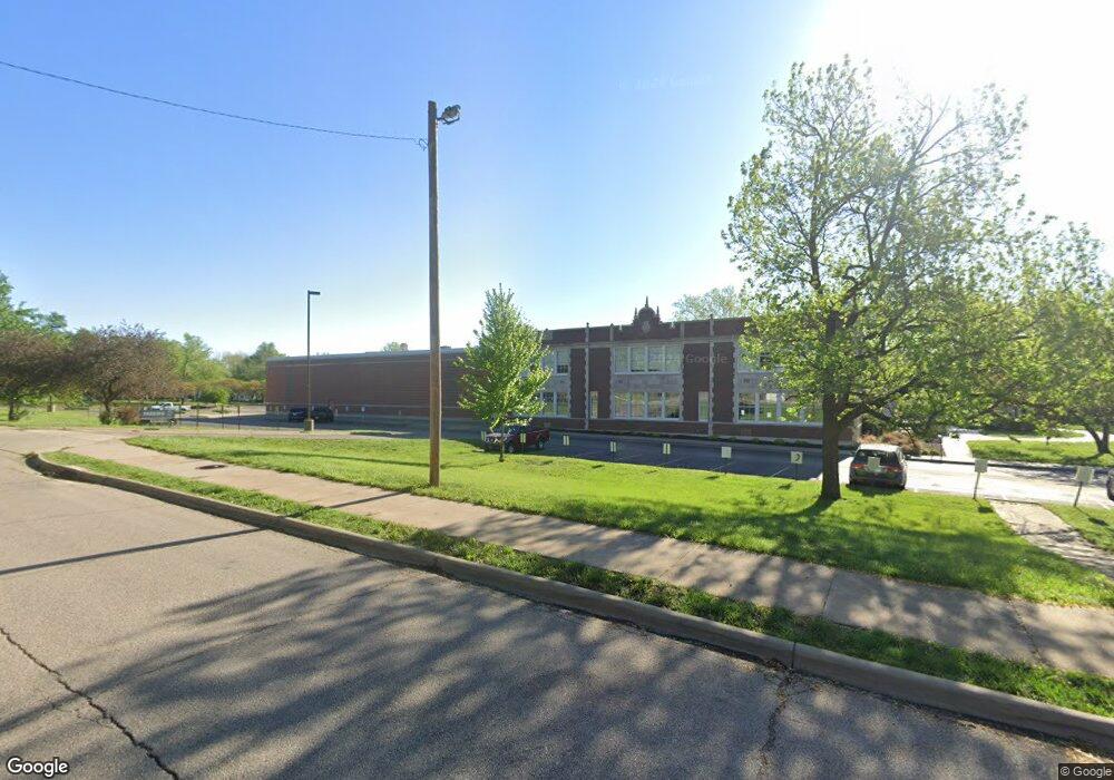 3028 SW 8th Ave, Topeka, KS 66606 - photo 1