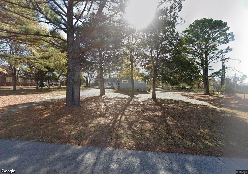 310 E 20th St, Okmulgee, OK 74447 - photo 1