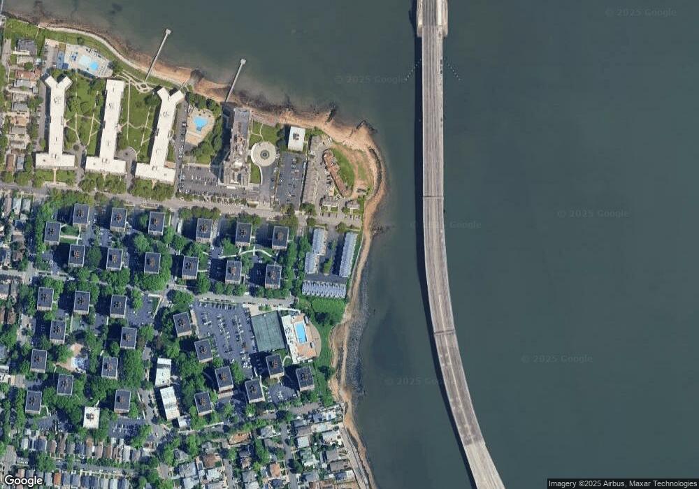 16850 Powells Cove Blvd unit 23, Whitestone, NY 11357 - photo 1