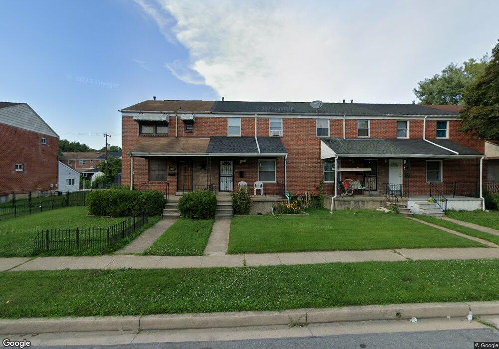 1041 Foxchase Ln, Essex, MD 21221 - photo 1