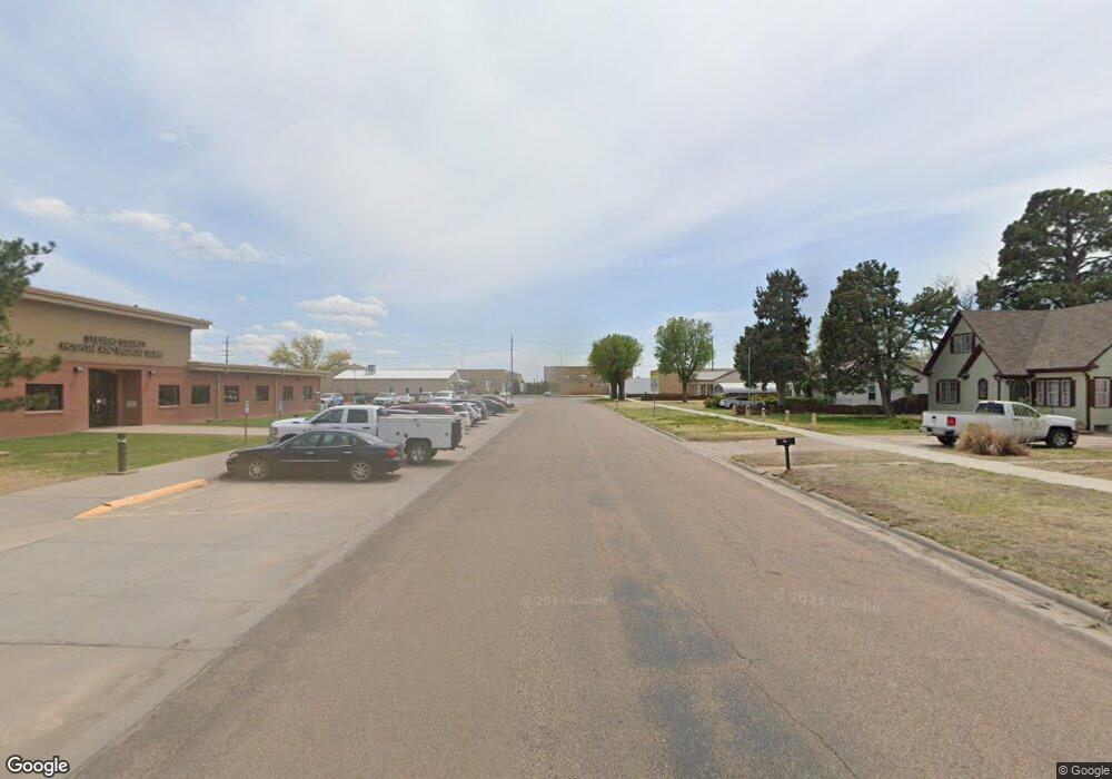 1021 S Jackson St, Hugoton, KS 67951 - photo 1