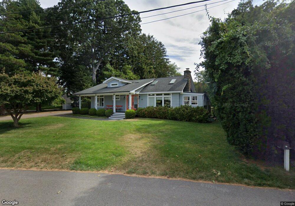 83 Circuit Dr, Narragansett, RI 02882 - photo 1