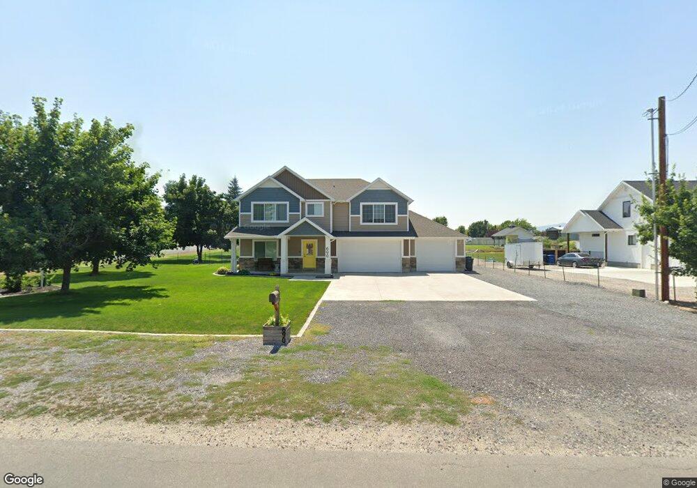 690 E 100 S, Hyrum, UT 84319 - photo 1