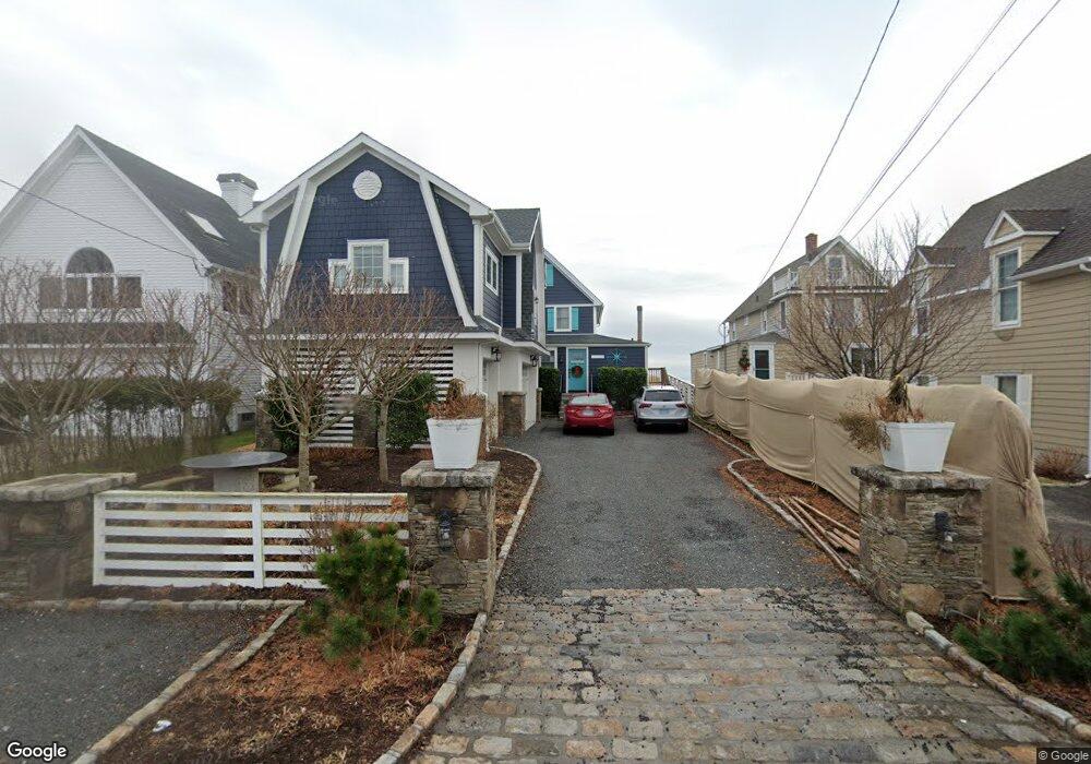 1157 Fairfield Beach Rd unit Summer '25, Fairfield, CT 06824 - photo 1