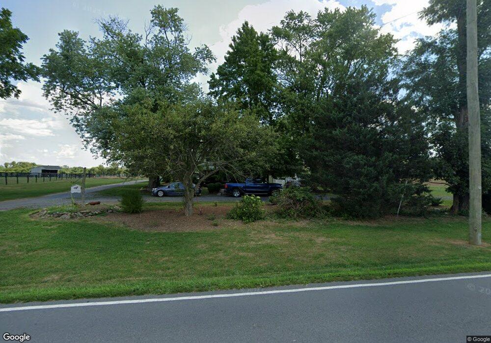 19328 Silcott Springs Rd, Purcellville, VA 20132 - photo 1