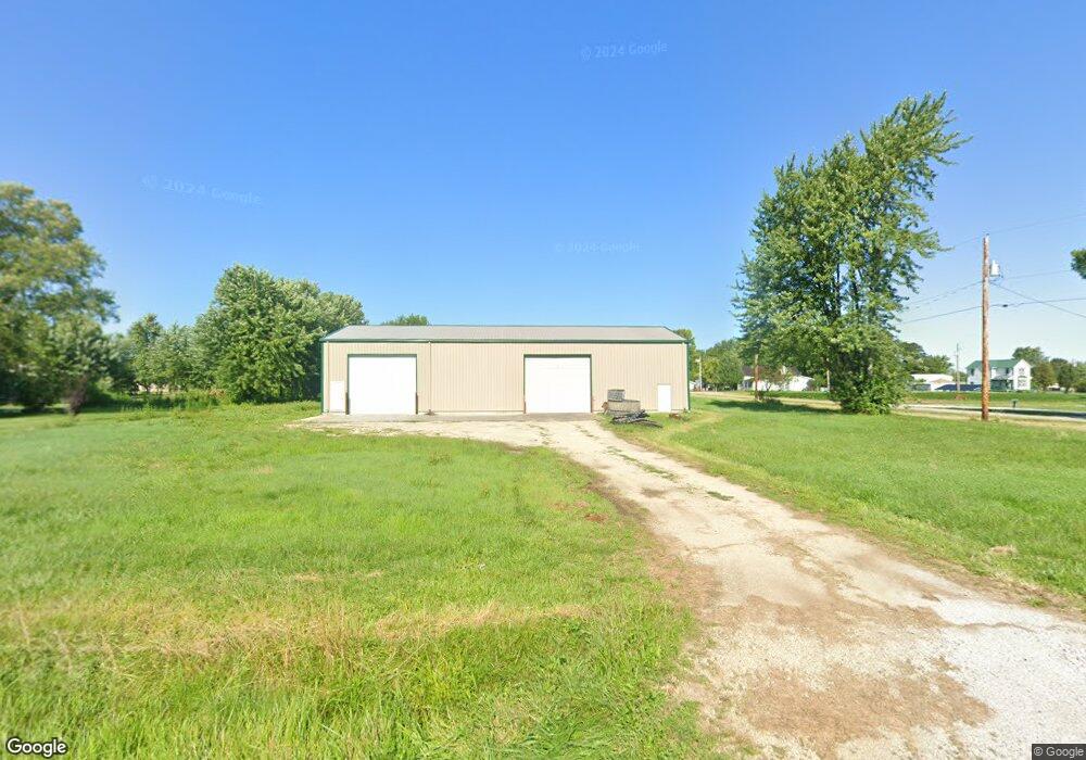 102 S West St, Shumway, IL 62461 - photo 1