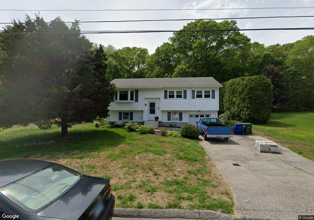 7 Croft Ct, Pawcatuck, CT 06379 - photo 1