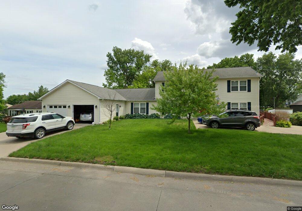 2935 E Douglas Ave, Des Moines, IA 50317 - photo 1