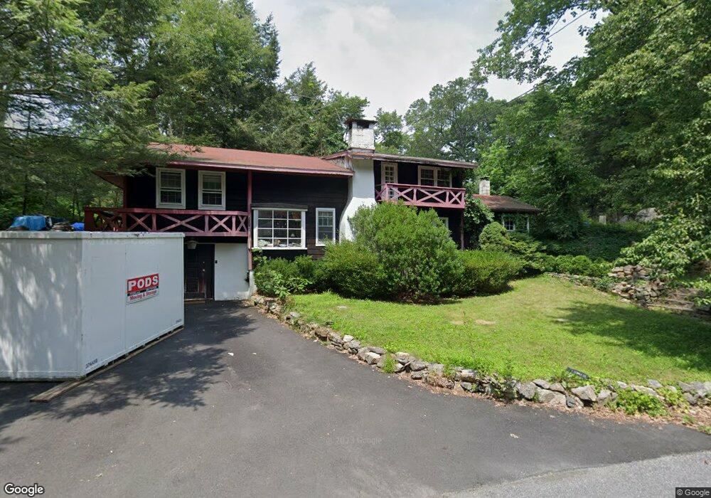 1 Lenora Ln, Redding, CT 06896 - photo 1