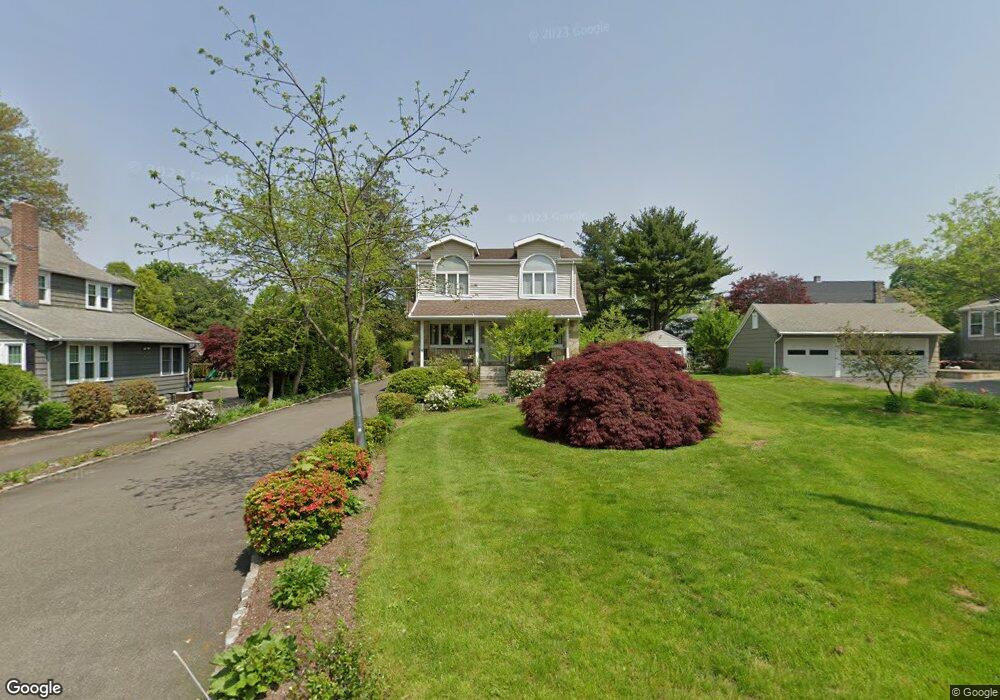 18 Pondview Ave, Trumbull, CT 06611 - photo 1