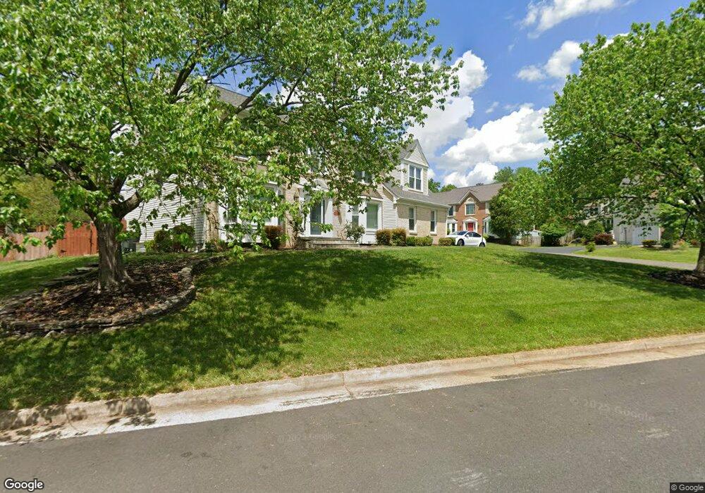 2110 Robin Way Ct, Vienna, VA 22182 - photo 1