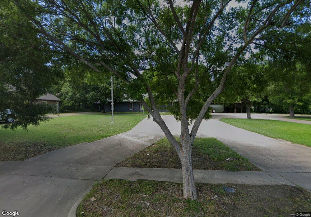 410 W Sam Rayburn Dr, Bonham, TX 75418 - photo 1